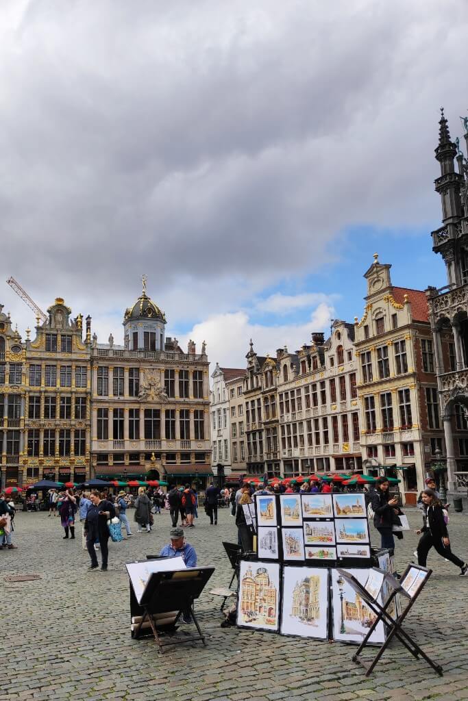 Artist On Grand Place Brussels 1 