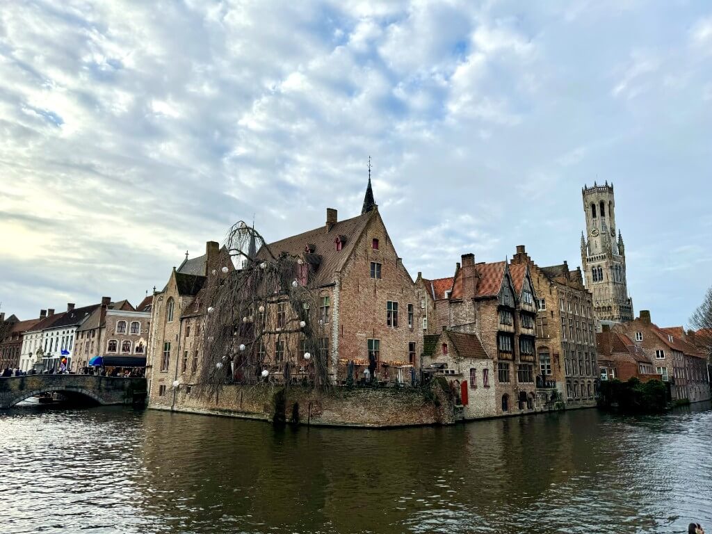 romantic viewpoint in bruges belgium rosary quay