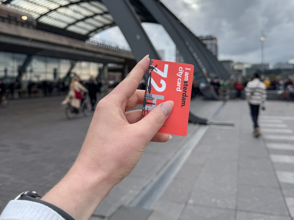 natali holding amsterdam city card